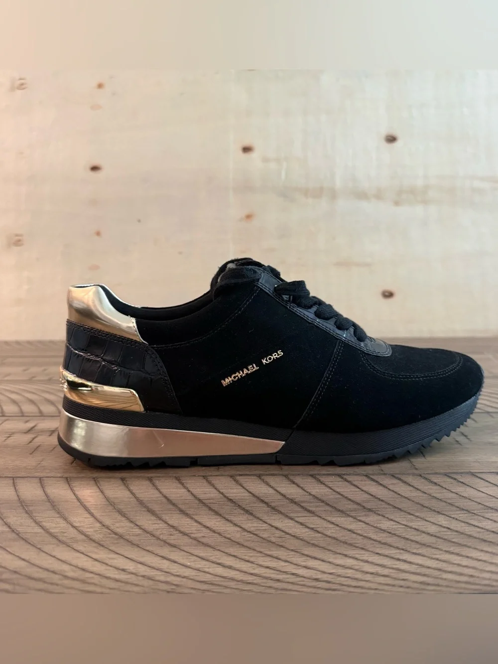 NWT Michael Kors Allie Suede Sneakers Black Gold Lace Up Shoes Sz 9.5